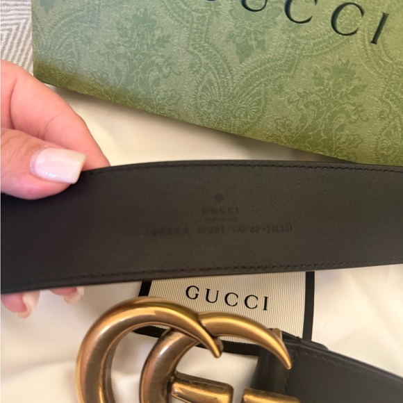 Gucci Black Leather Belt with Gold GG Emblem Sz 100 - Picture 4 of 8